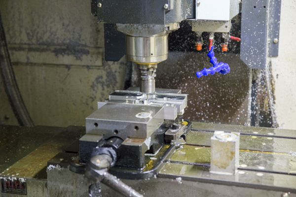 深圳鼎捷峰加工廠生產(chǎn)設(shè)備